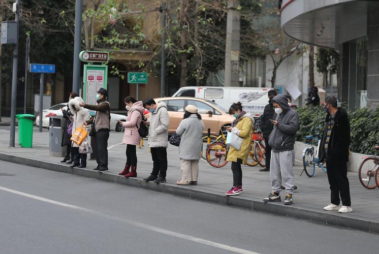 在现代社会，随着旅游业的蓬勃发展，酒店业也得到了迅速的壮大。为了方便客人消费，酒店普遍都配备了POS机(Point of Sales,销售点终端)。那么，酒店的POS机怎么用呢？本文将从以下几个方面为您详细介绍如何正确使用酒店的POS机。