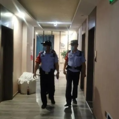 国庆交警查酒店记录吗,国庆期间交警是否会查酒店记录，深度解析